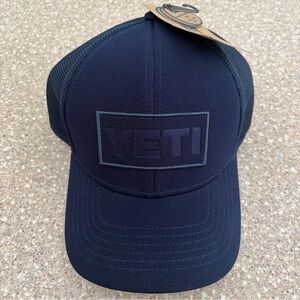 NWT Yeti Core Patch Logo Trucker Hat Cap — Navy Blue — One Size Unisex